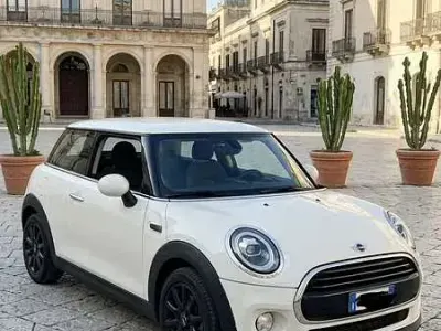 Usata Mini Cooper Business 136 CV (100 kW) 2021 Bianco Utilitaria