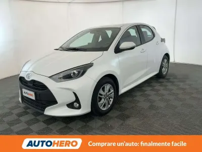 Usata Toyota Yaris Active 92 CV (67 kW) 2024 Bianco Utilitaria