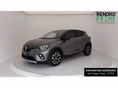 Usata Renault Captur Techno 143 CV (105 kW) 2023 Grigio SUV