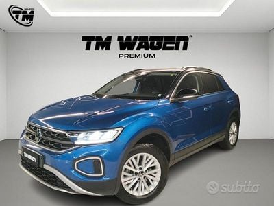 Usata VW T-Roc Life 116 CV (85 kW) 2022 Blu SUV