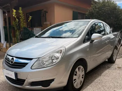Usata Opel Corsa Club 75 CV (55 kW) 2008 Argento Utilitaria