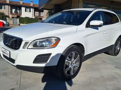 Usado Volvo XC60 Summum 215 HP (158 kW) 2011 Branco SUV