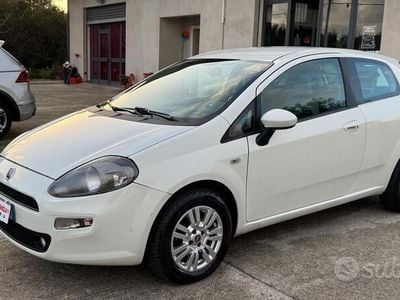 Usata Fiat Punto Easy 77 CV (56 kW) 2012 Bianco Utilitaria