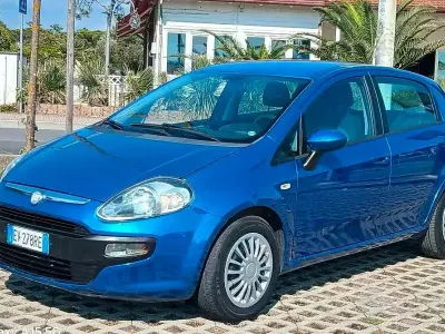 Usata Fiat Punto Evo 75 CV (55 kW) 2011 Bluazzurro Utilitaria