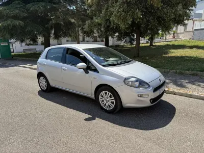 Usata Fiat Punto Lounge 85 CV (62 kW) 2015 Utilitaria