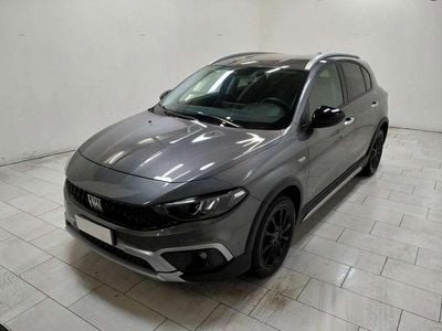 Usata Fiat Tipo Cross 101 CV (74 kW) 2021 Grigio Berlina