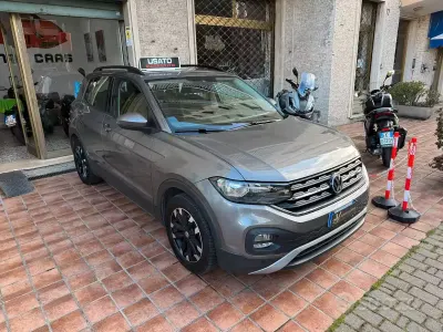 Usata VW T-Cross Style 95 CV (69 kW) 2019 Grigio SUV