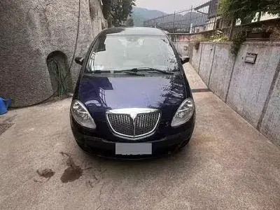 Usata Lancia Musa 90 CV (66 kW) 2007 Bluazzurro Monovolume