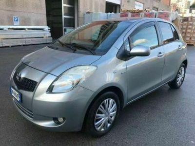 usata Toyota Yaris 1.4 D-4D 5p M-MT Sol Automatica