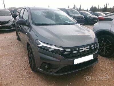Usata Dacia Sandero Journey 91 CV (66 kW) 2025 Grigio Berlina