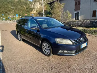Usata VW Passat 101 CV (74 kW) 2011 Blu Station wagon