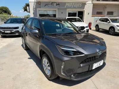 Usata Toyota Yaris Cross Business Edition 116 CV (85 kW) 2022 Grigio SUV