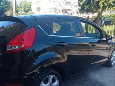 Begagnad Ford Fiesta 97 HK (71 kW) 2010 Svart Halvkombi