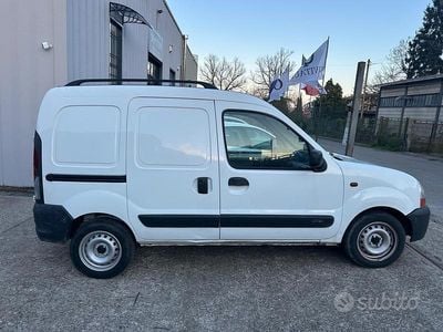 Usata Renault Kangoo 81 CV (59 kW) 2003 Bianco Monovolume