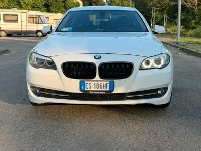 Usata BMW 520 184 CV (135 kW) 2013 Bianco Berlina