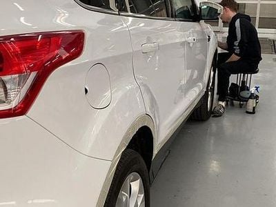 Usata Ford Kuga 140 CV (102 kW) 2013 Bianco SUV