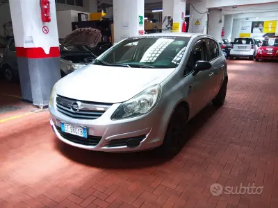 Usata Opel Corsa Club 86 CV (63 kW) 2011 Grigio Utilitaria