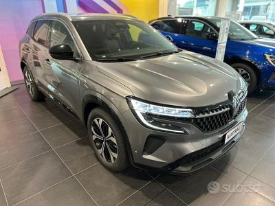 Usata Renault Austral Techno 200 CV (147 kW) 2023 Grigio SUV