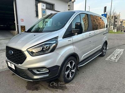 Usata Ford Tourneo Active 170 CV (125 kW) 2022 Grigio moondust metallizzato Monovolume
