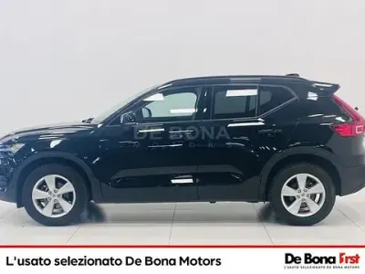 Usata Volvo XC40 Momentum 129 CV (94 kW) 2021 Nero SUV