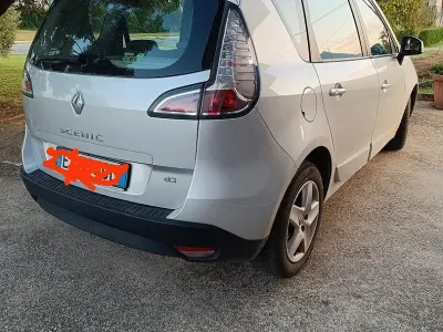 Usata Renault Scénic III 110 CV (80 kW) 2015 Grigio Berlina