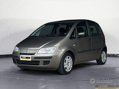 Grigio Usata 2006 Fiat Idea Monovolume | 3900 € (Buon prezzo)