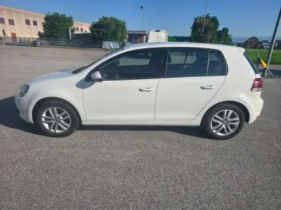 Usata VW Golf VII Highline 122 CV (89 kW) 2013 Bianco Berlina