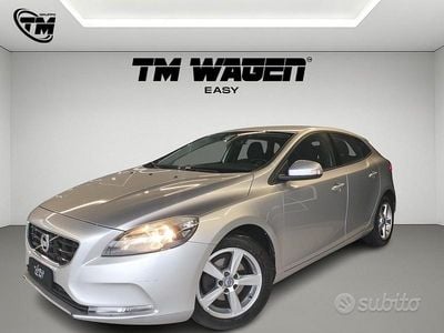Usata Volvo V40 Momentum 115 CV (84 kW) 2015 Beige Berlina