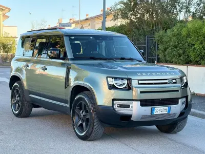 Käytetty Land Rover Defender HSE 248 HP (182 kW) 2022 Ruskea Katumaasturi