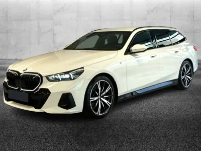 Usata BMW 520 M Sport 197 CV (144 kW) 2025 Bianco Station wagon
