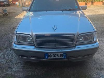 Usata Mercedes 200 1999 Grigio Berlina