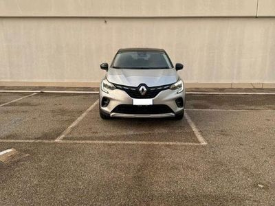 Usata Renault Captur Techno 100 CV (73 kW) 2023 Argento SUV