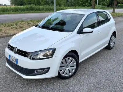 Usata VW Polo Comfortline 75 CV (55 kW) 2013 Bianco Utilitaria