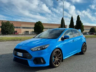 Usata Ford Focus RS 350 CV (257 kW) 2016 Bluazzurro Berlina