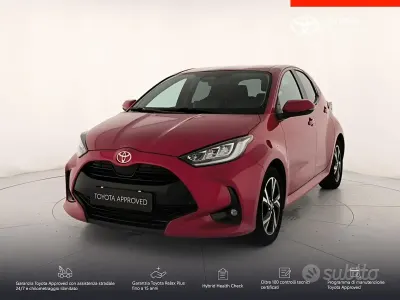Usata Toyota Yaris Hybrid Trend 116 CV (85 kW) 2025 Emotional red pearl Berlina