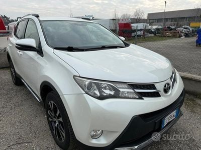 Begagnad Toyota RAV4 124 HK (91 kW) 2015 Vit SUV