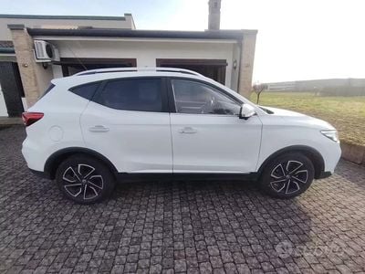 Usata MG ZS Luxury 111 CV (81 kW) 2023 Bianco SUV