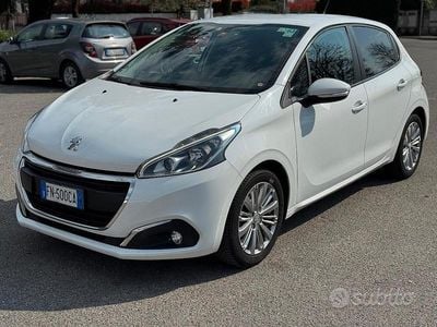 Usata Peugeot 208 Allure 82 CV (60 kW) 2018 Bianco Utilitaria
