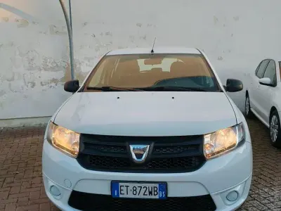 Begagnad Dacia Sandero Ambiance 75 HK (55 kW) 2014 Vit Sedan