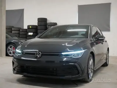 Occasion VW Golf VIII R-line 131 ch (96 kW) 2023 Gris Berline