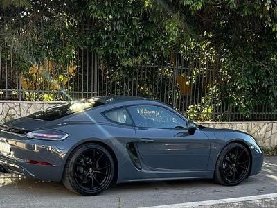 Porsche 718 Cayman