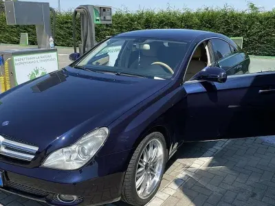 Usata Mercedes CLS320 Chrome 224 CV (164 kW) 2008 Blu Berlina