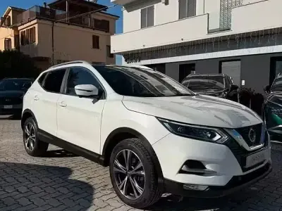 Usata Nissan Qashqai N-Connecta 116 CV (85 kW) 2018 Bianco SUV