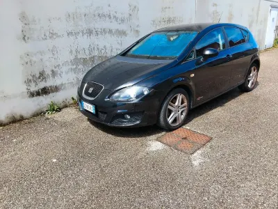 Käytetty Seat Leon Copa 105 HP (77 kW) 2011 Musta Viistoperä