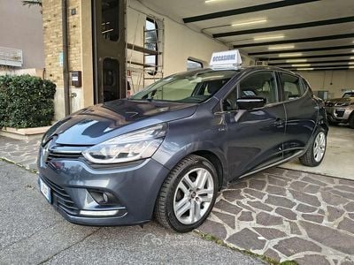 Usata Renault Clio IV 90 CV (66 kW) 2017 Gray Berlina