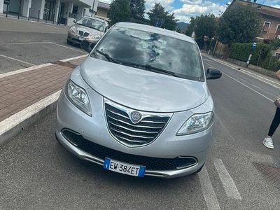 Usata Lancia Ypsilon 69 CV (50 kW) 2014 Nero Utilitaria