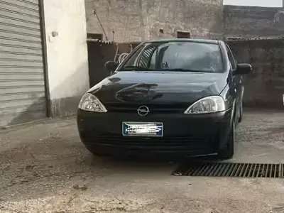 Usata Opel Corsa Comfort 75 CV (55 kW) 2002 Verde Utilitaria
