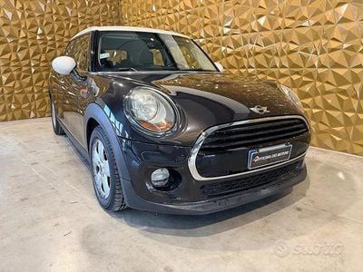 Usata Mini Cooper D 115 CV (84 kW) 2015 Nero Utilitaria