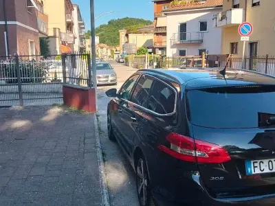 Usata Peugeot 308 SW 120 CV (88 kW) 2016 Nero Station wagon