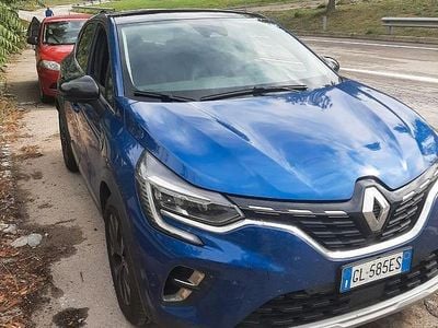 Usata Renault Captur Intens 101 CV (74 kW) 2023 Blu/azzurro SUV